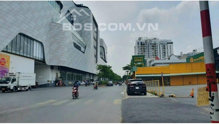 HAI MẶT HẺM XE HƠI SAU TTTM GIGA MALL PHẠM VĂN ĐỒNG 140M2, GIÁ CHỈ 6.9 TỶ